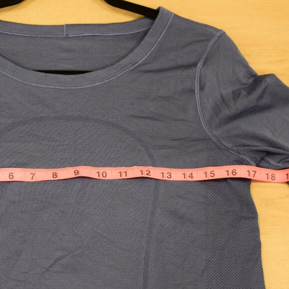 ✨Blue Lululemon Women's Long Sleeve Top – Soft Blue Beauty ✨ - Picture 5 of 7